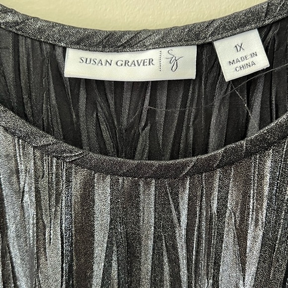 Susan Graver pewter metallic crinkle scoop neck layering tank top 1X - Picture 2 of 5